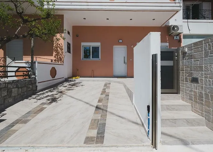 Spacious With Parking * Chania (Crete)