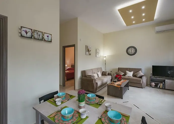 Spacious With Parking * Chania (Crete)