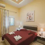 Spacious With Parking * Chania (Crete)