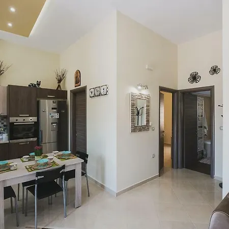 Apartamento Spacious With Parking La Canea