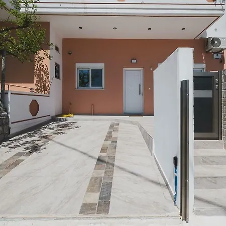 Spacious With Parking * Chania (Crete)