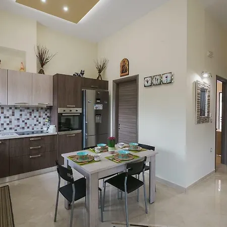Spacious With Parking Apartamento La Canea