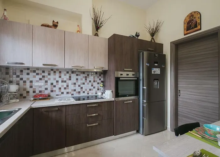 Spacious With Parking *