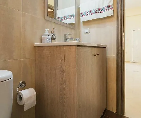 Spacious With Parking Apartament Chania (Crete)