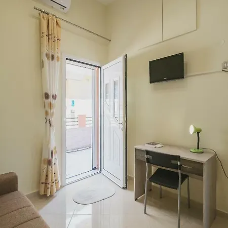 Spacious With Parking